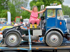 Supporting image for story: Thousands turn out for the return of Wem classic car show