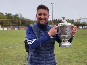 Supporting image for story: Matt Lovatt targeting further additions for the run in