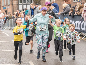 Stafford Half Marathon 2025 (photos by Ian Knight / Z70 Photography)