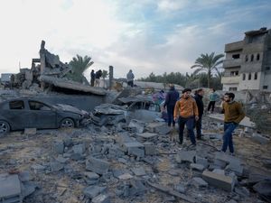 Supporting image for story: Israel and Hamas agree ceasefire to pause Gaza war and release some hostages