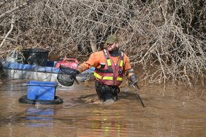 Aerated buckets at the ready for the journey back to the canal