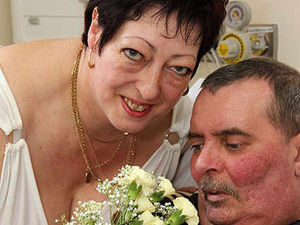 Supporting image for story: Tragic groom realises dying wish to marry