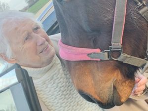 Supporting image for story: Hospital 'reviewing' case after 91-year-old nan's 'awful, neglectful and painful death'