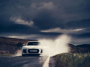 Supporting image for story: Road Test of the Year 2018: Audi R8 V10 RWS