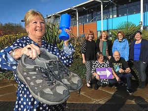 Supporting image for story: Slimmers in Alzheimer's charity walk