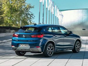 Supporting image for story: BMW adds hybrid power to X2 range