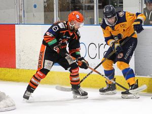 Supporting image for story: That’s entertainment! Telford Tigers win a FOURTEEN goal thriller
