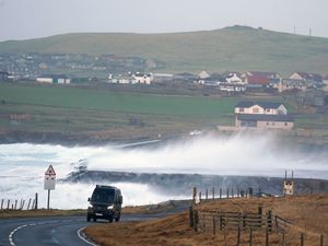 Supporting image for story: How to stay safe when driving in high winds