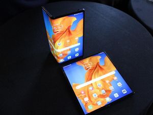 Supporting image for story: Huawei unveils new Mate Xs foldable phone