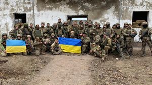 In 2019 Jonathan helped train Ukrainian troops