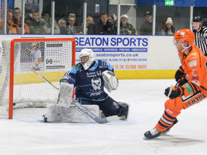 Supporting image for story: Perfect ten as Telford Tigers roar back to sink Sharks