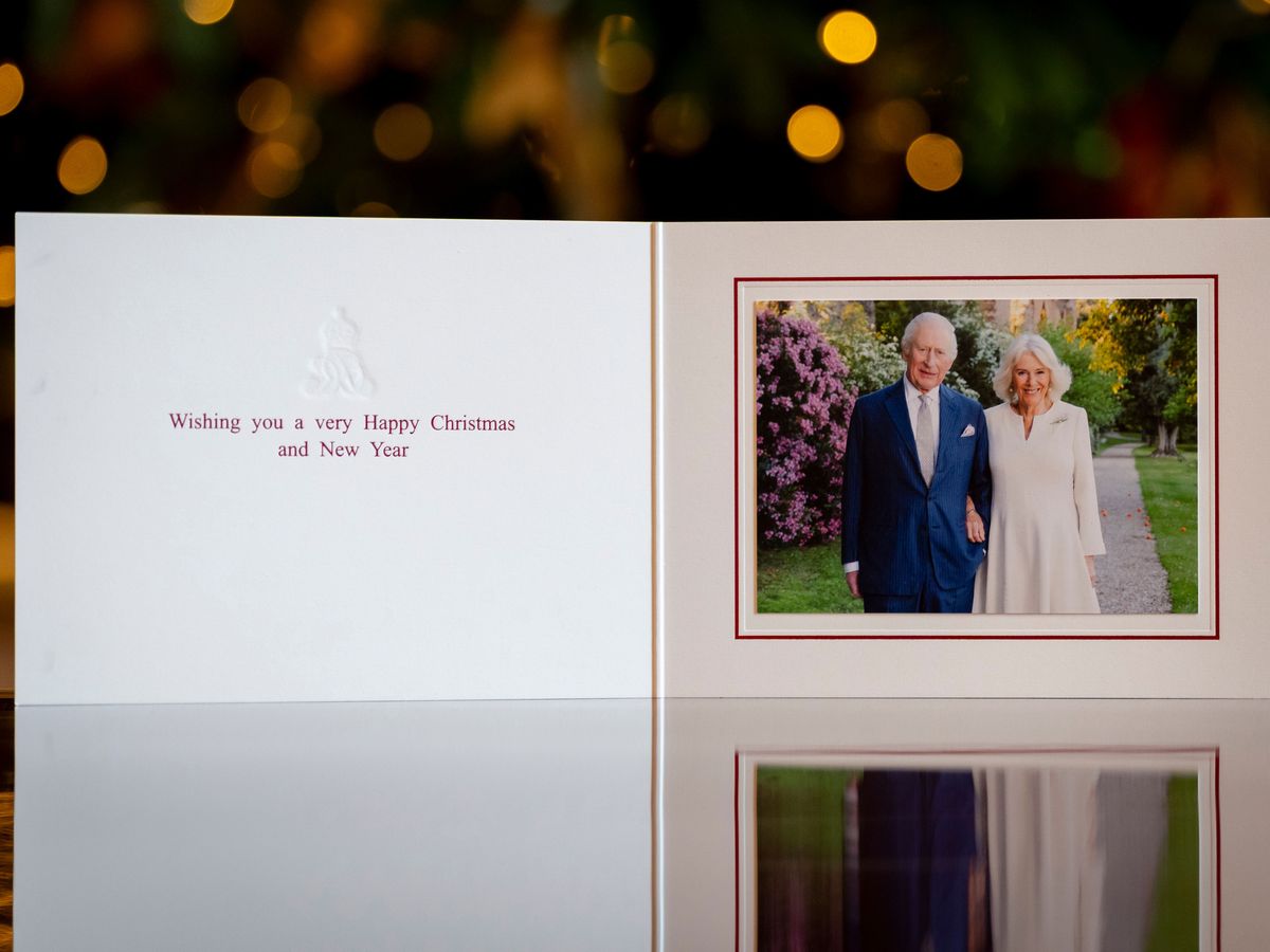King and Queen&rsquo;s Christmas card features 20th wedding anniversary portrait