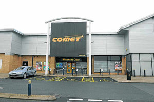 Supporting image for story: Customer rush as Telford Comet shuts for final time