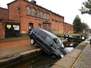 Supporting image for story: Driver and dog escape injury after car crashes into Walsall canal overnight