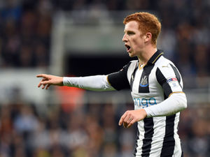 Supporting image for story: Wolves eyeing loan move for Newcastle United midfielder Jack Colback