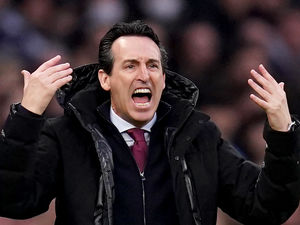 Supporting image for story: Unai Emery challenges Aston Villa's players to keep moving up the Premier League