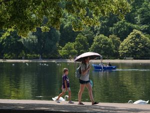 Supporting image for story: Amber heat-health alert issued for all regions in England as temperatures climb