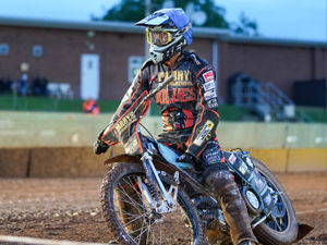 Supporting image for story: Wolves move step closer to securing play-off spot