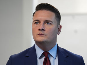Supporting image for story: Streeting ‘wants to end dispute with resident doctors’ with talks in new year