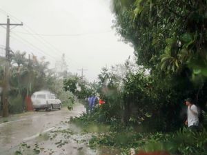 Supporting image for story: Strong typhoon threatens northern Philippine region still recovering from storms