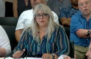 Bilvir Chander Kaur, who owns a shop on Victoria Street, spoke at the meeting.