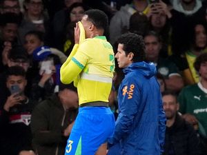 Supporting image for story: Gabriel sent back to Arsenal for treatment after getting injured on Brazil duty