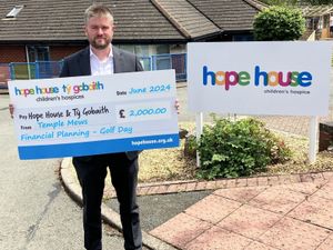 Supporting image for story: Golf day raises £2,000 for Hope House children's hospice
