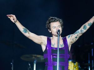 Supporting image for story: Harry Styles addresses online abuse aimed at his girlfriend Olivia Wilde