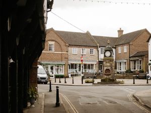 Supporting image for story: Much Wenlock high street to close for removal of Christmas lights