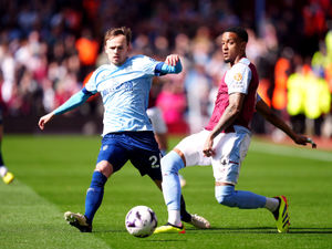 Supporting image for story: Aston Villa 3 Brentford 3 - Report