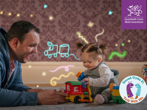 Supporting image for story: Families encourage to get talking through the summer holidays