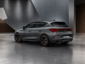 Supporting image for story: Cupra releases prices and specs for new Leon