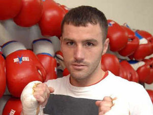 Supporting image for story: Lee Glover comes close to English title win