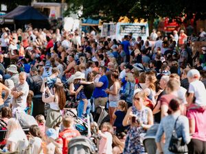 Supporting image for story: Oswestry Balloon Carnival a soaring success