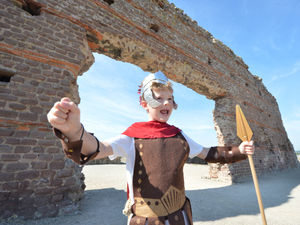 Supporting image for story: 'Chariot racing' and Roman army drills as history comes alive at Wroxeter Roman City