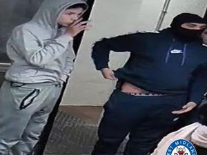 Supporting image for story: Police hunting pair after man threatened with machete in Wolverhampton