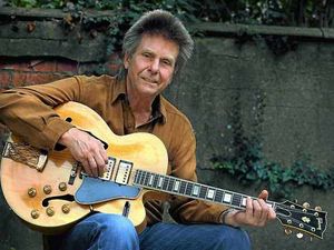 Supporting image for story: Joe Brown to chat and sing for the public at Dudley Town Hall