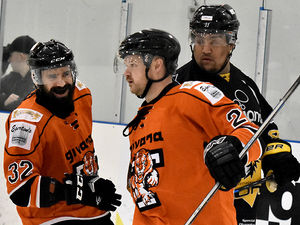 Supporting image for story: Telford Tigers maul Nottingham Lions in season finale