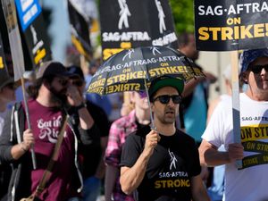 Supporting image for story: US actors union agrees deal to end longest strike in Hollywood history