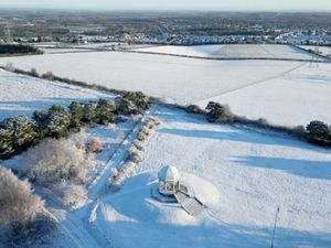 Supporting image for story: Snow falls in the West Midlands amid 'yellow' weather and travel disruption warnings covering the region