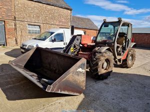 Supporting image for story: Host of farm machinery to be sold at Oswestry facility