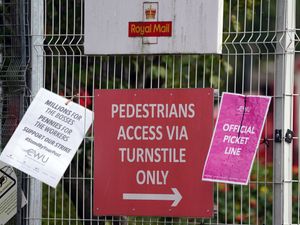 Supporting image for story: Royal Mail workers launch 48-hour strike over pay