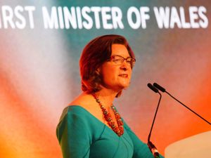 Supporting image for story: Welsh FM criticised for ‘silence’ on Starmer’s future