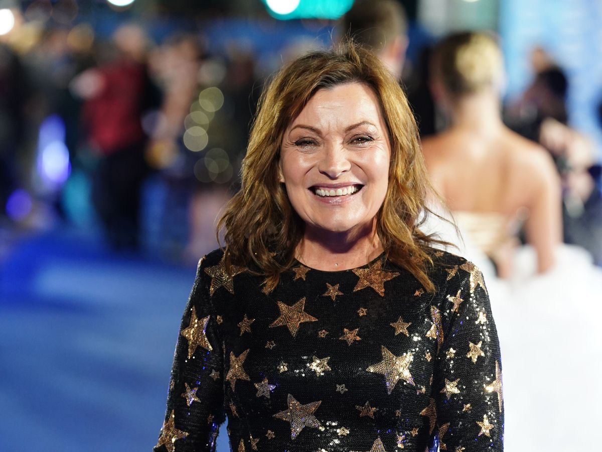 Lorraine Kelly recovering at home after ‘preventative’ ovary removal surgery