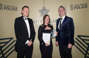 Detective Constable Becky Jasper with Temporary Chief Constable Richard Cooper (left) and PCC John Campion. Picture: West Mercia Police.