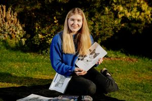 Teenager Amanda Bourne is using her artistic skills to create sketch images of people’s beloved pets, including cats and dogs