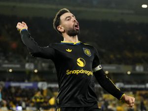 Supporting image for story: Bruno Fernandes scores twice as Manchester United beat struggling Wolves