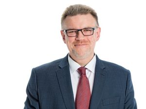 Supporting image for story: Stafford and Cannock Chase councils to continue sharing chief executive despite concerns  