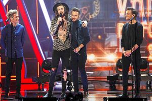 Supporting image for story: Jack Whitehall joins One Direction's Liam Payne on stage