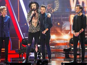 Supporting image for story: Jack Whitehall joins One Direction's Liam Payne on stage